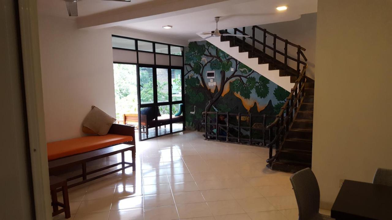 The Backpack Hub At Weligama Vandrehjem Eksteriør billede